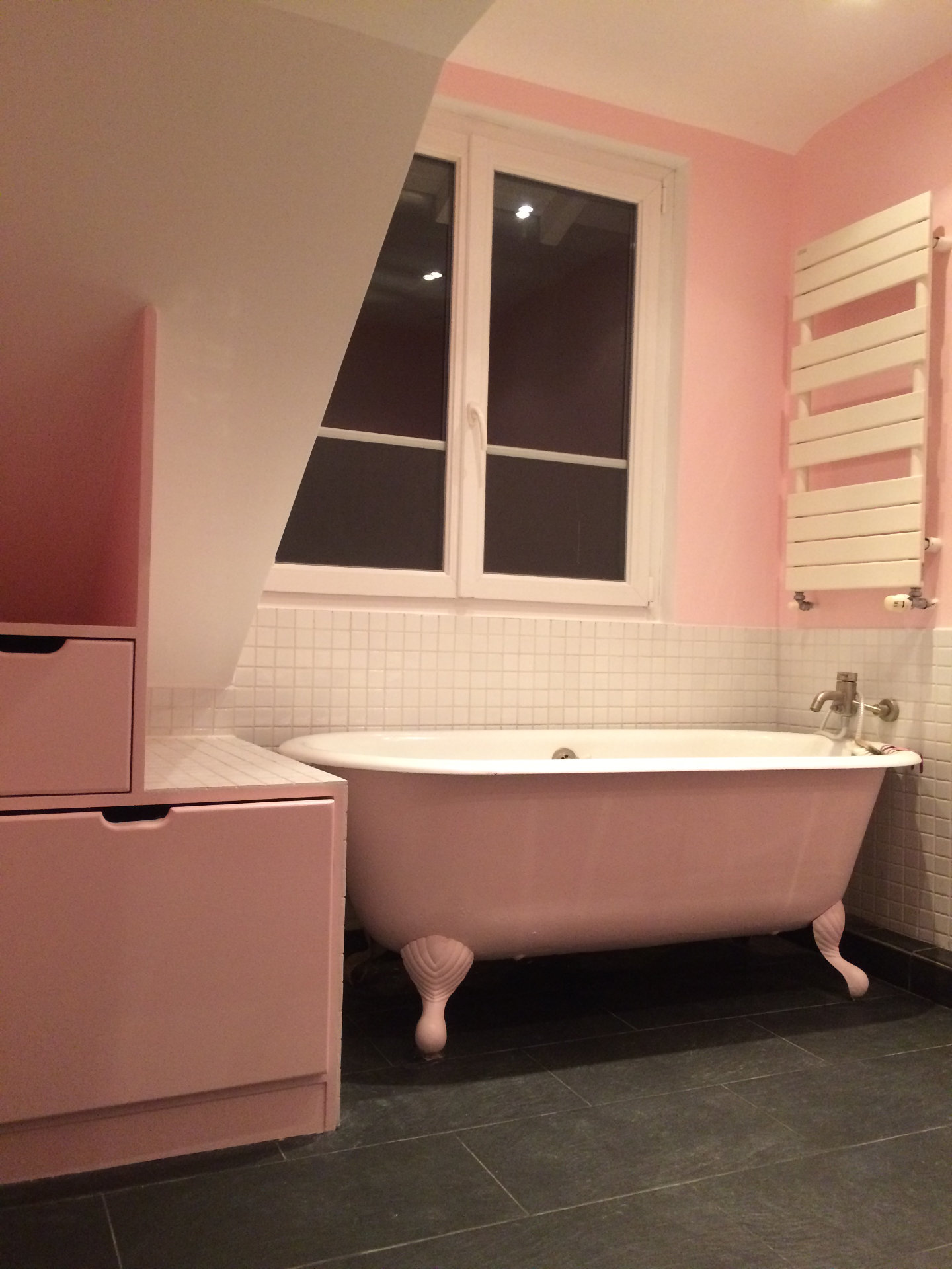 Rénovation d'une salle de bain : lessivage, reprise d'enduits et peinture