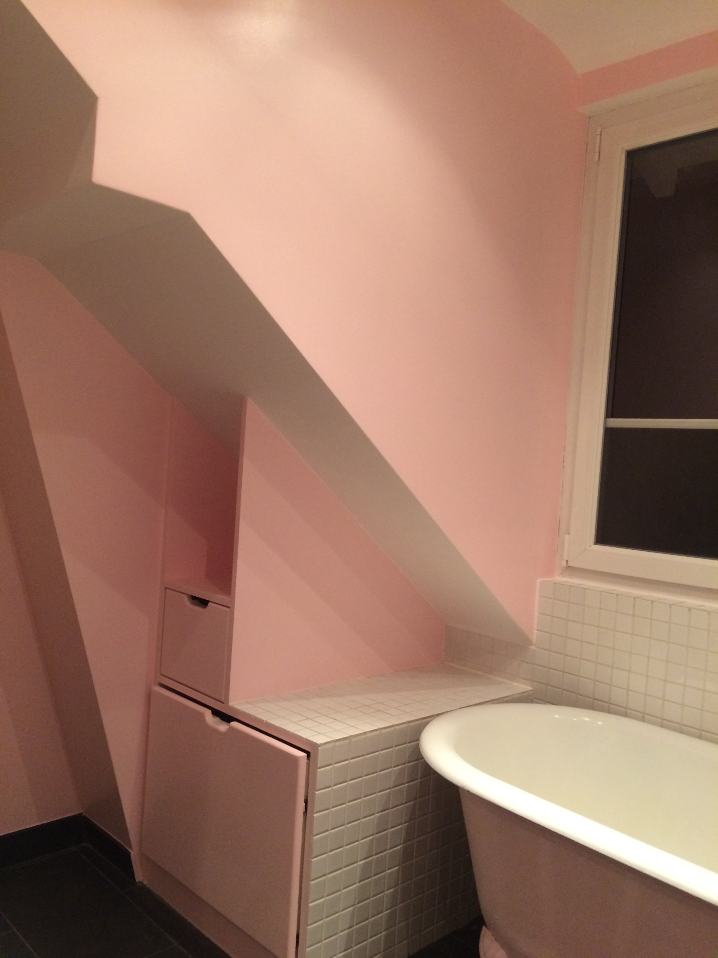 Rénovation d'une salle de bain : lessivage, reprise d'enduits et peinture